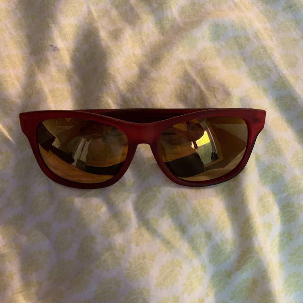 Gucci sunglasses red